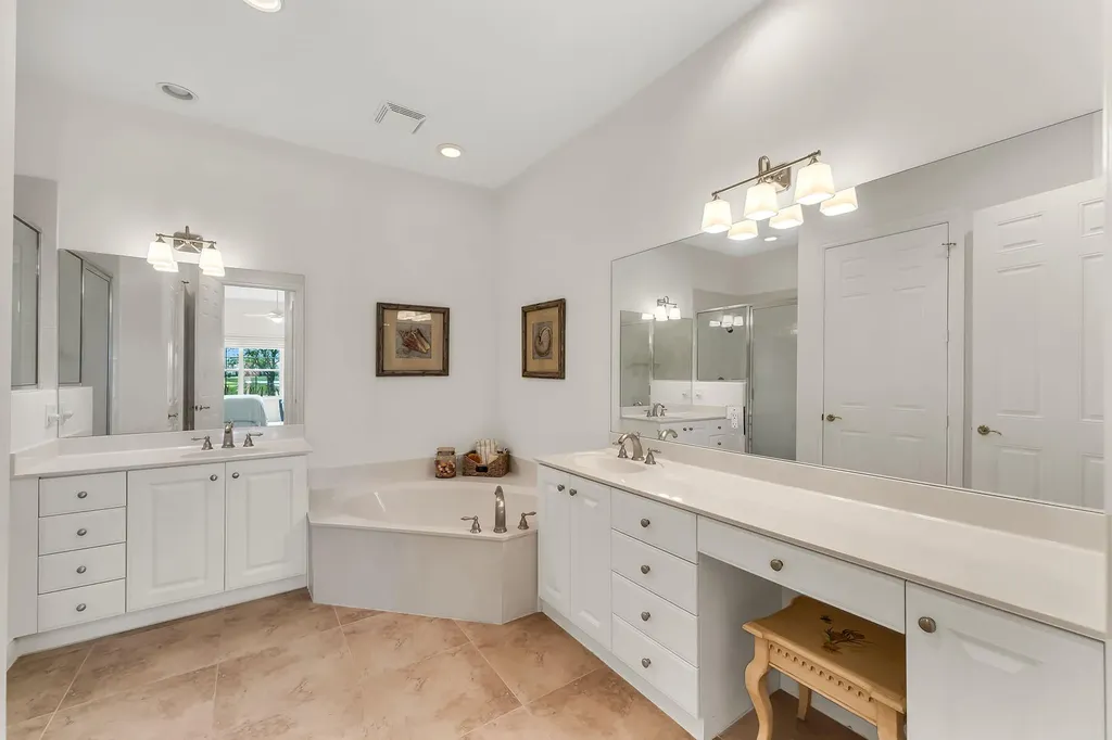 3141 Aviamar Circle Naples FL 34114