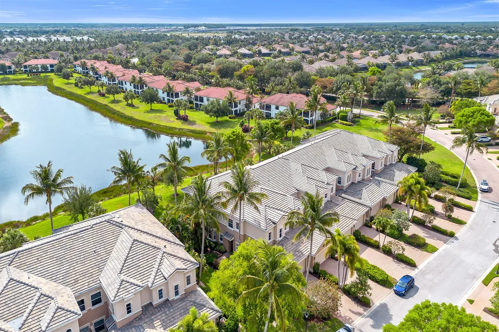 3141 Aviamar Circle Naples FL 34114