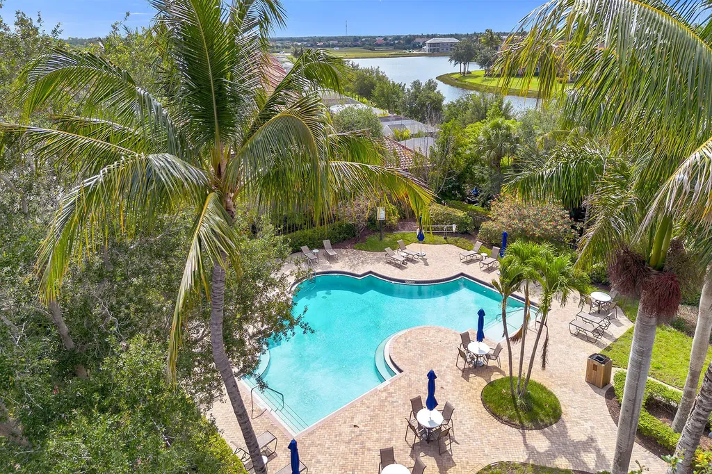 3141 Aviamar Circle Naples FL 34114
