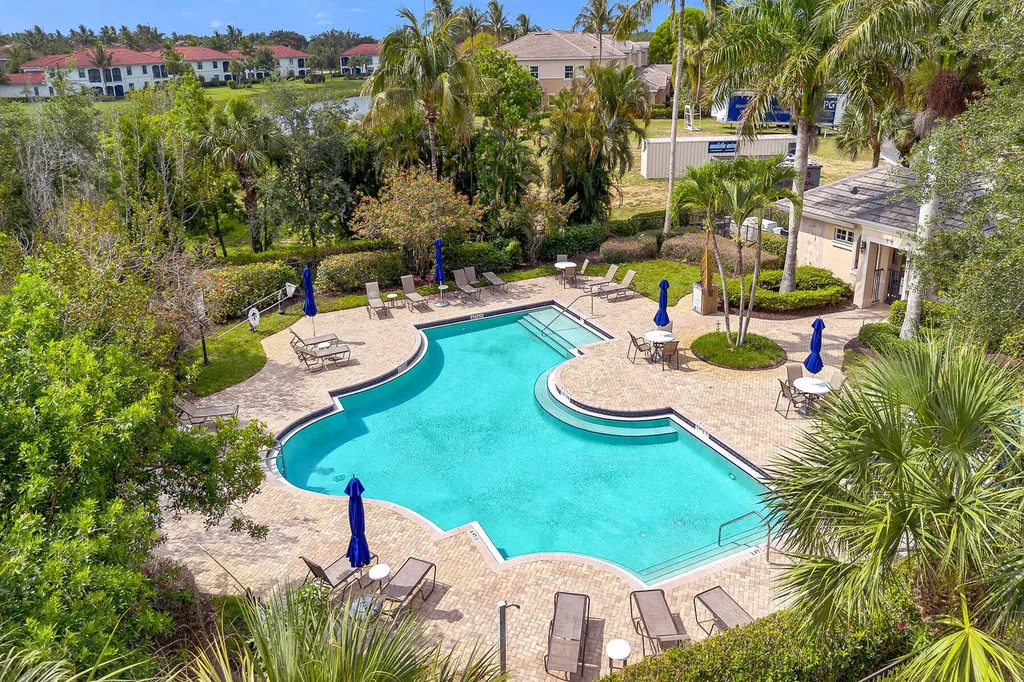 3141 Aviamar Circle Naples FL 34114