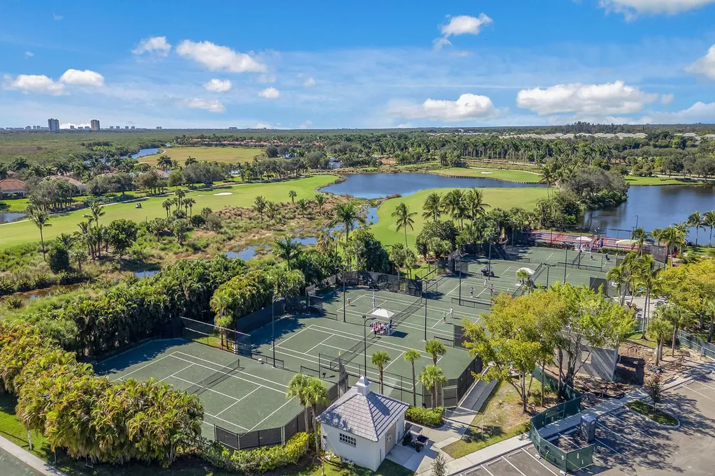 3141 Aviamar Circle Naples FL 34114