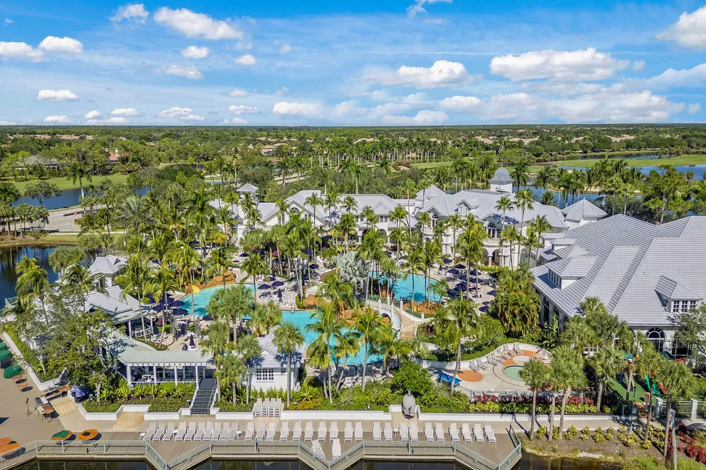 3141 Aviamar Circle Naples FL 34114