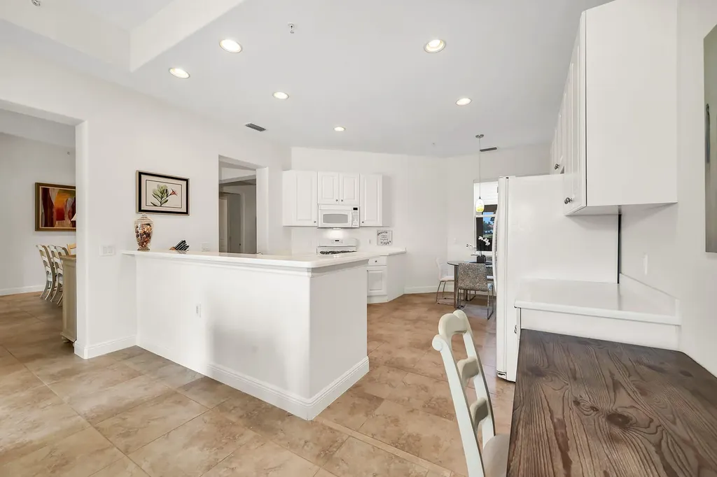 3141 Aviamar Circle Naples FL 34114