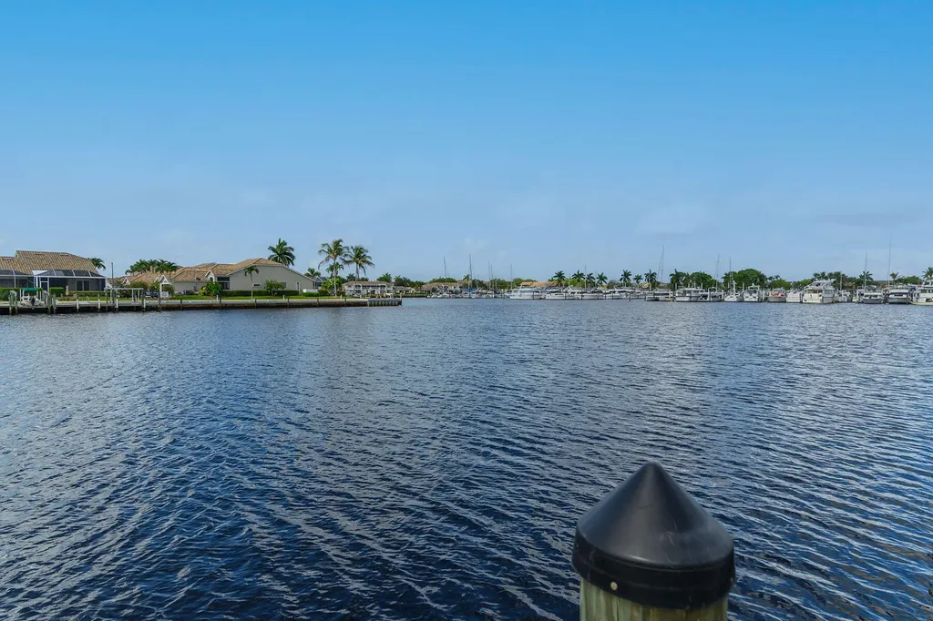 370 Stella Maris Drive N Naples FL 34114