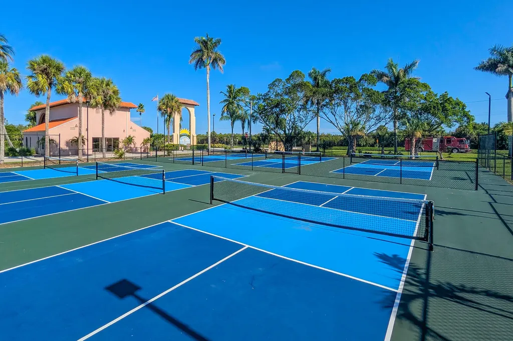 370 Stella Maris Drive N Naples FL 34114