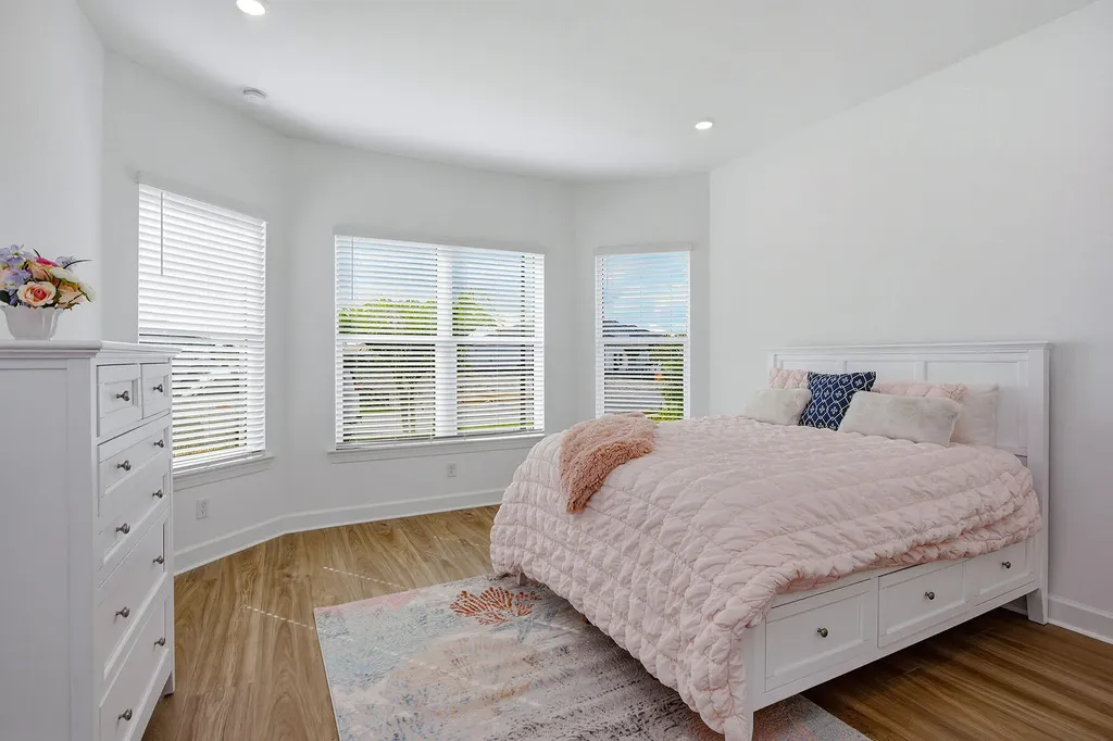 15743 Modena Street Naples FL 34114