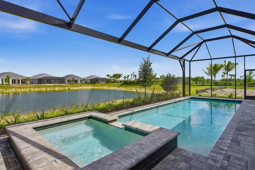 15743 Modena Street Naples FL 34114