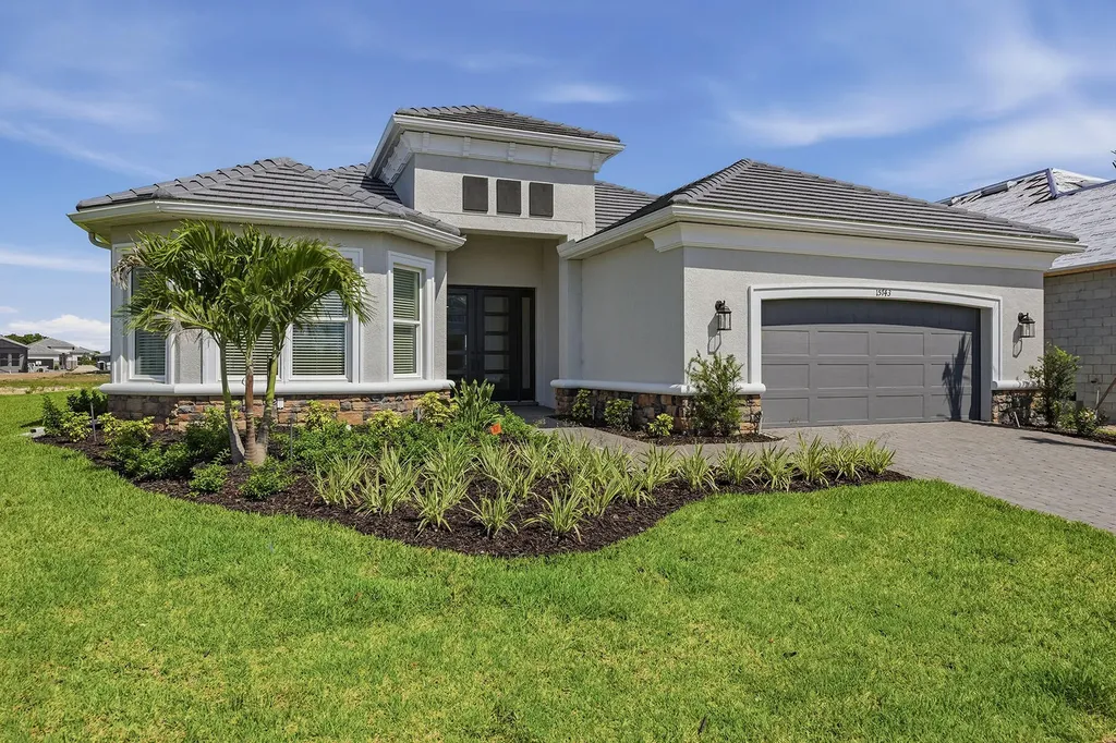 15743 Modena Street Naples FL 34114