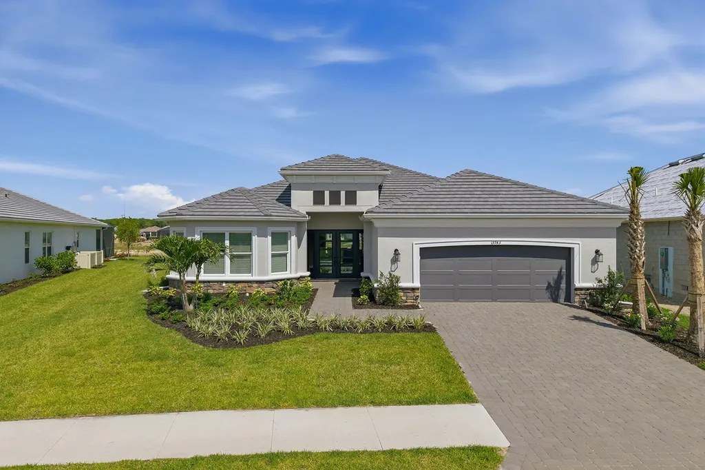15743 Modena Street Naples FL 34114
