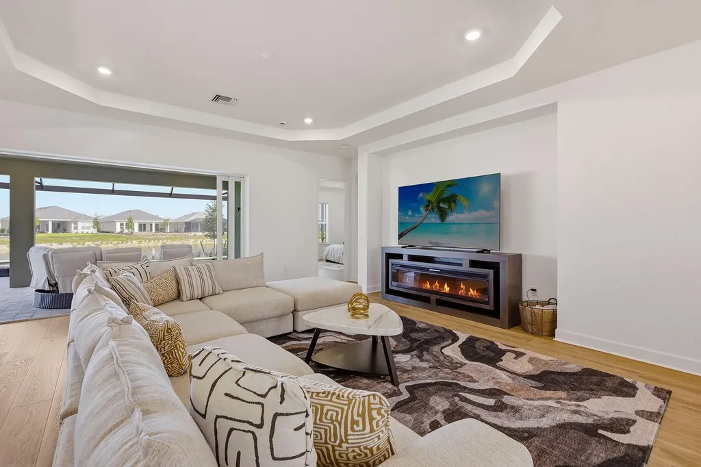 15743 Modena Street Naples FL 34114