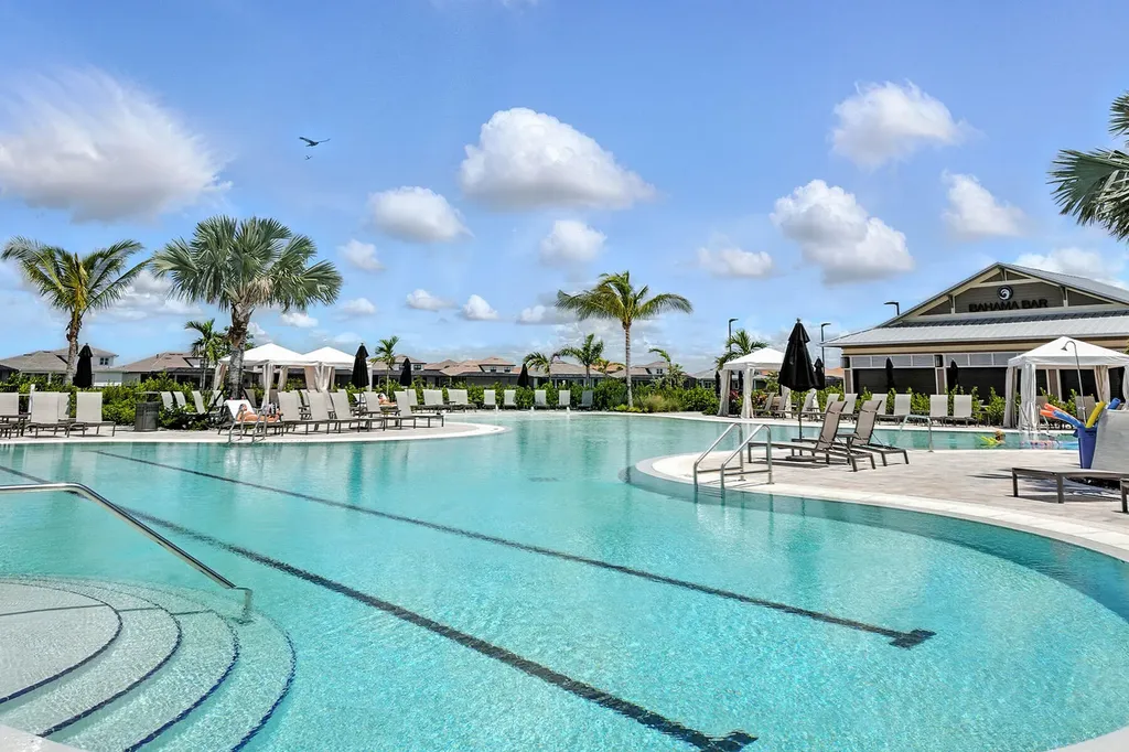 15743 Modena Street Naples FL 34114