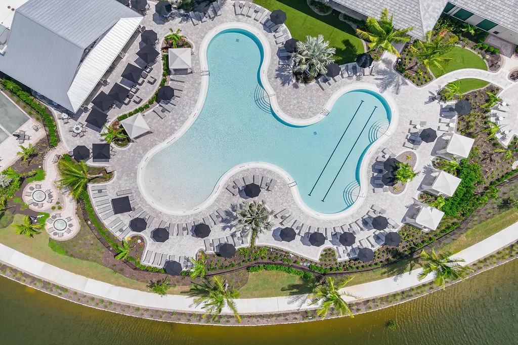 15743 Modena Street Naples FL 34114