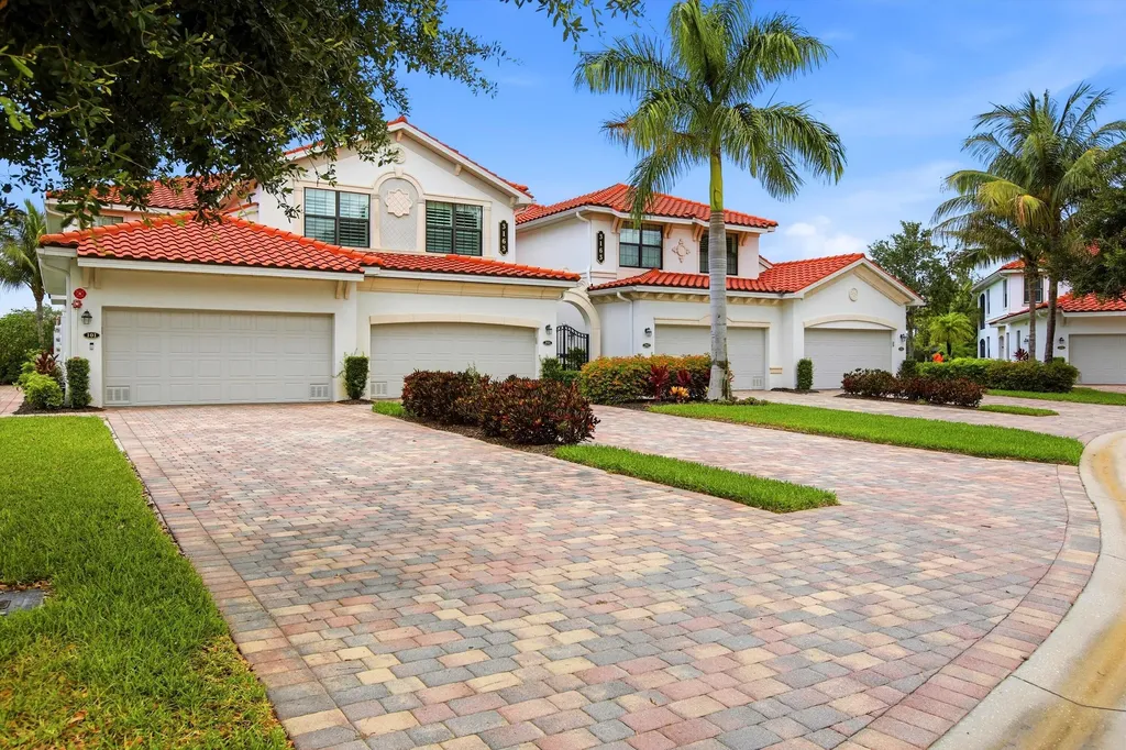 3163 Serena Lane Naples FL 34114