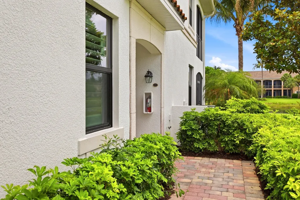 3163 Serena Lane Naples FL 34114