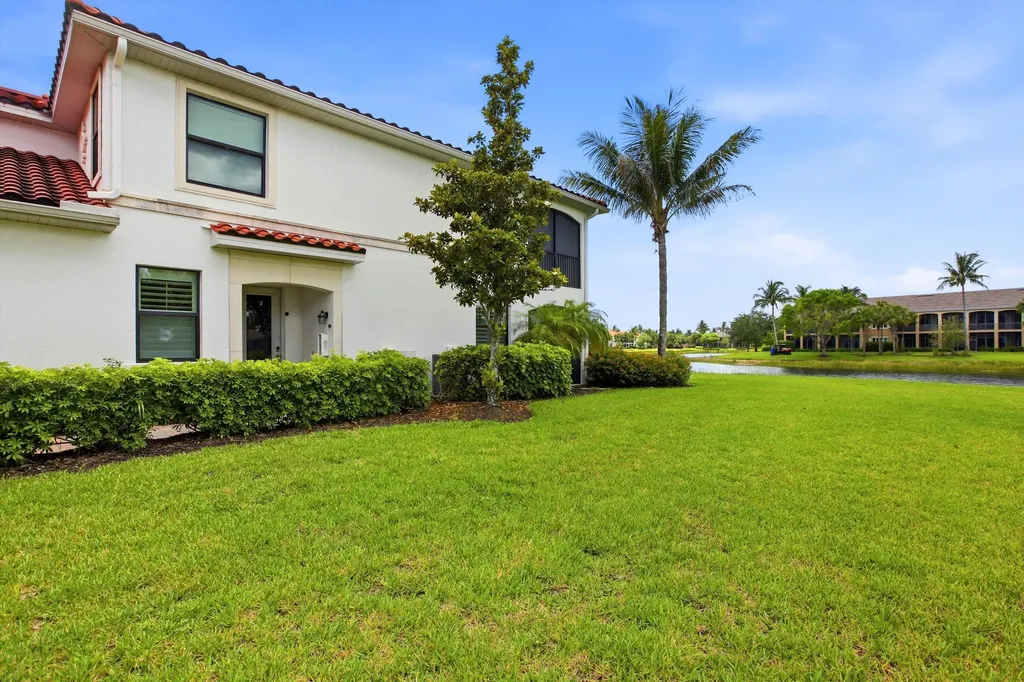 3163 Serena Lane Naples FL 34114