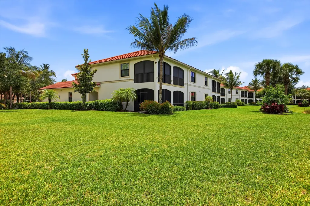 3163 Serena Lane Naples FL 34114