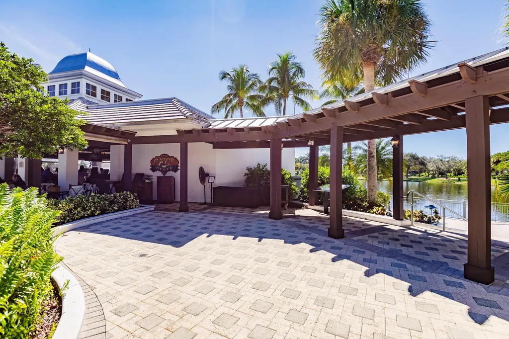 3163 Serena Lane Naples FL 34114