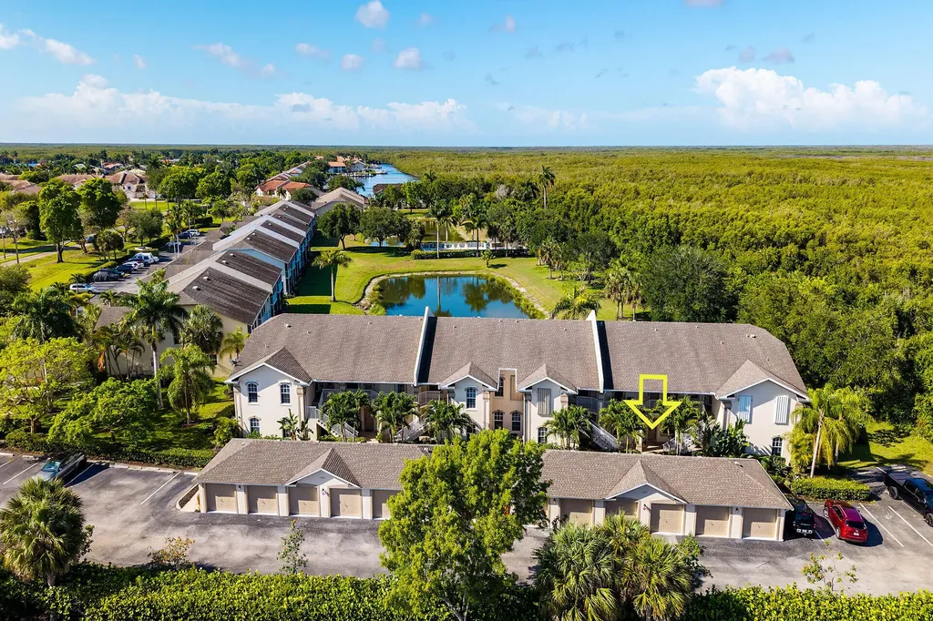 Naples FL, 350 Newport Drive, Unit 1905