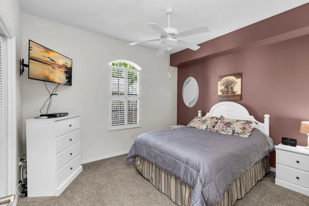 350 Newport Drive Naples FL 34114