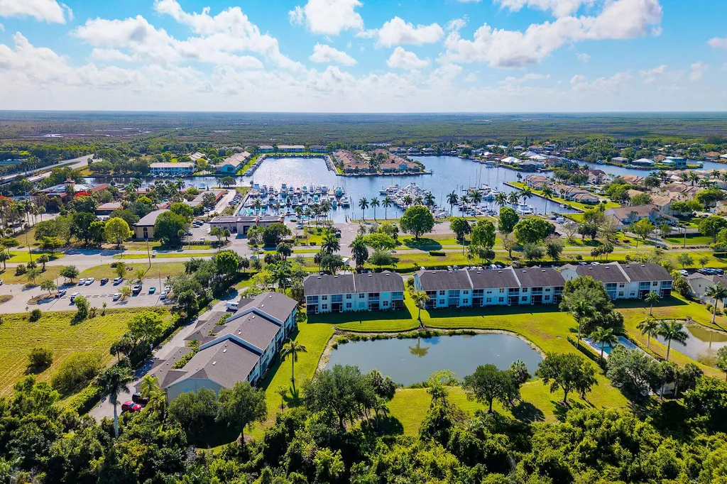 350 Newport Drive Naples FL 34114