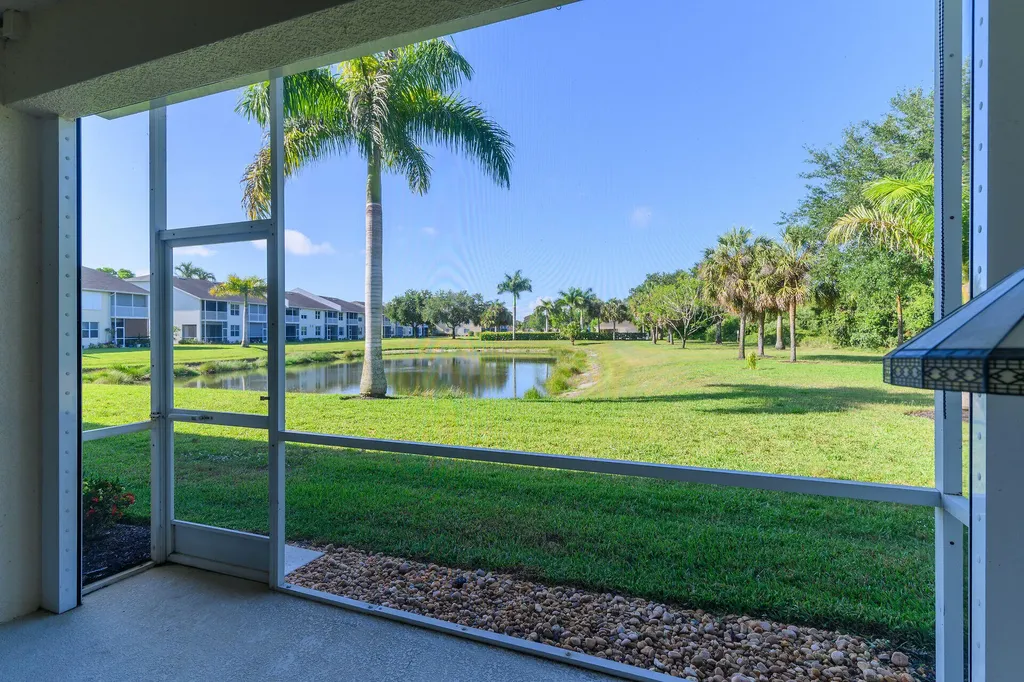 350 Newport Drive Naples FL 34114