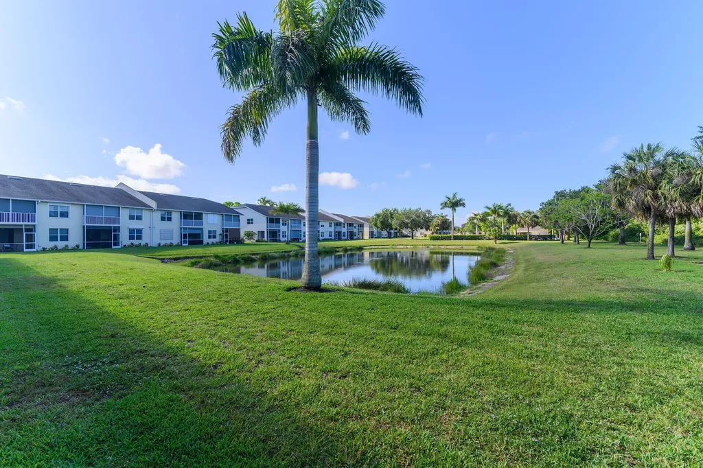 350 Newport Drive Naples FL 34114