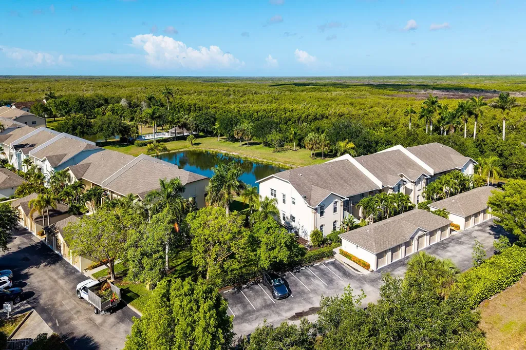 350 Newport Drive Naples FL 34114