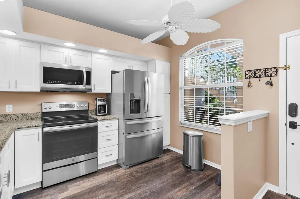 350 Newport Drive Naples FL 34114