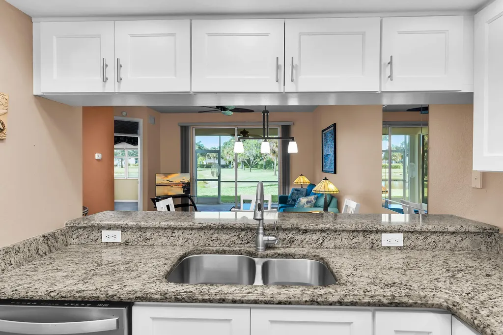 350 Newport Drive Naples FL 34114