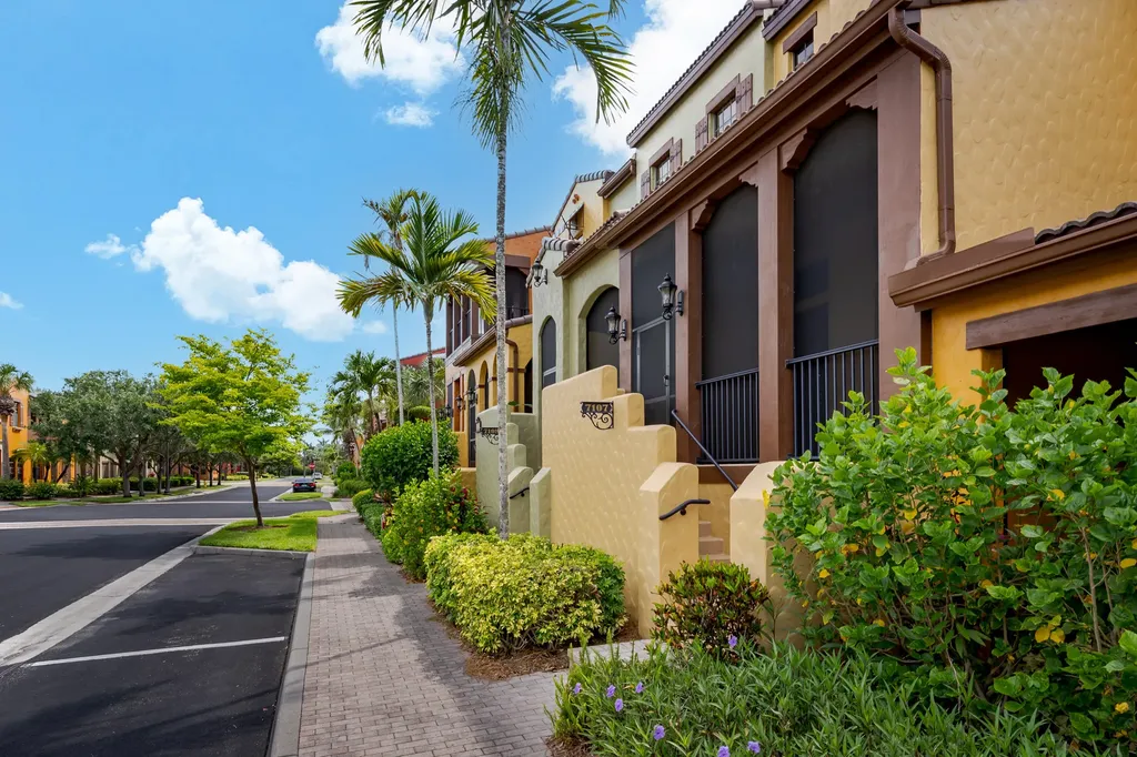 9098 Capistrano Street S Naples FL 34113