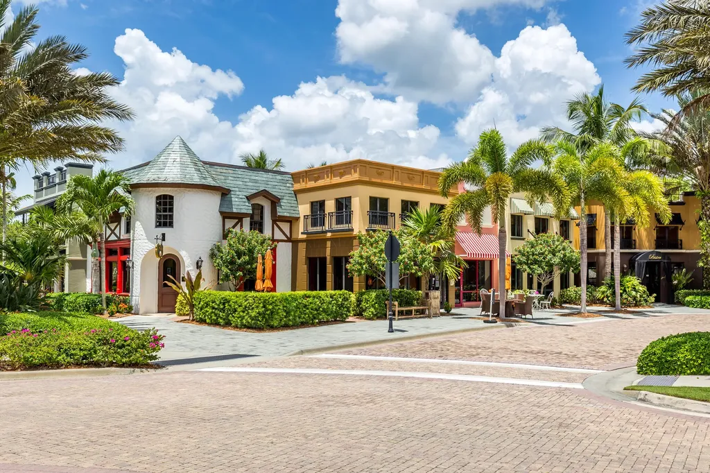 9098 Capistrano Street S Naples FL 34113
