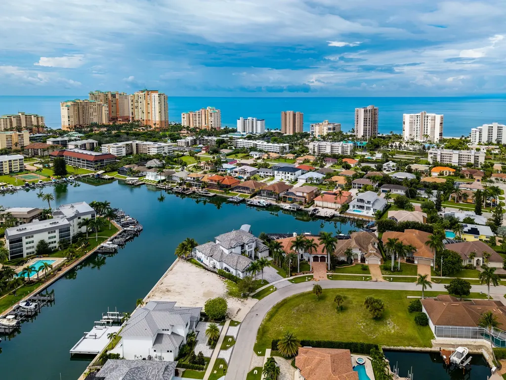 826 Banyan Court Marco Island FL 34145