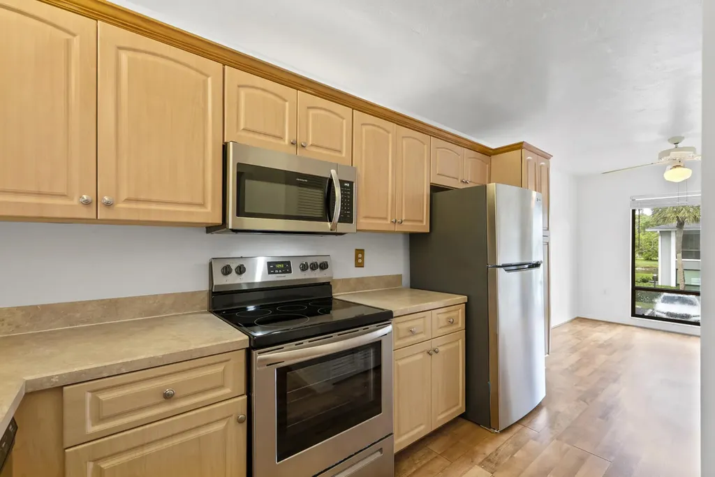1208 Commonwealth Circle Naples FL 34116