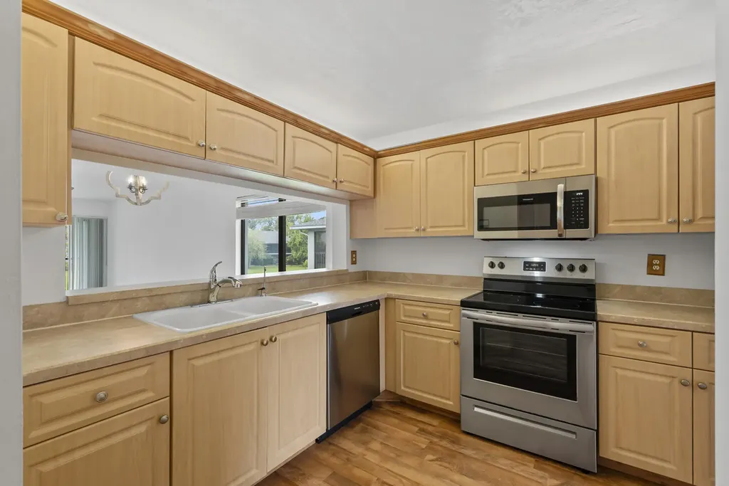 1208 Commonwealth Circle Naples FL 34116