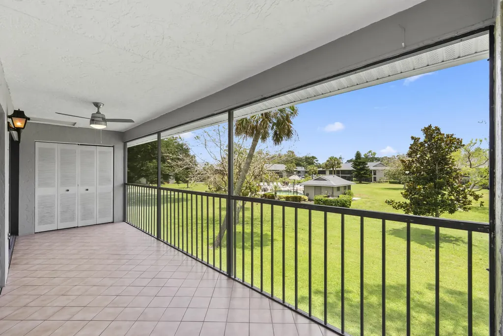 1208 Commonwealth Circle Naples FL 34116