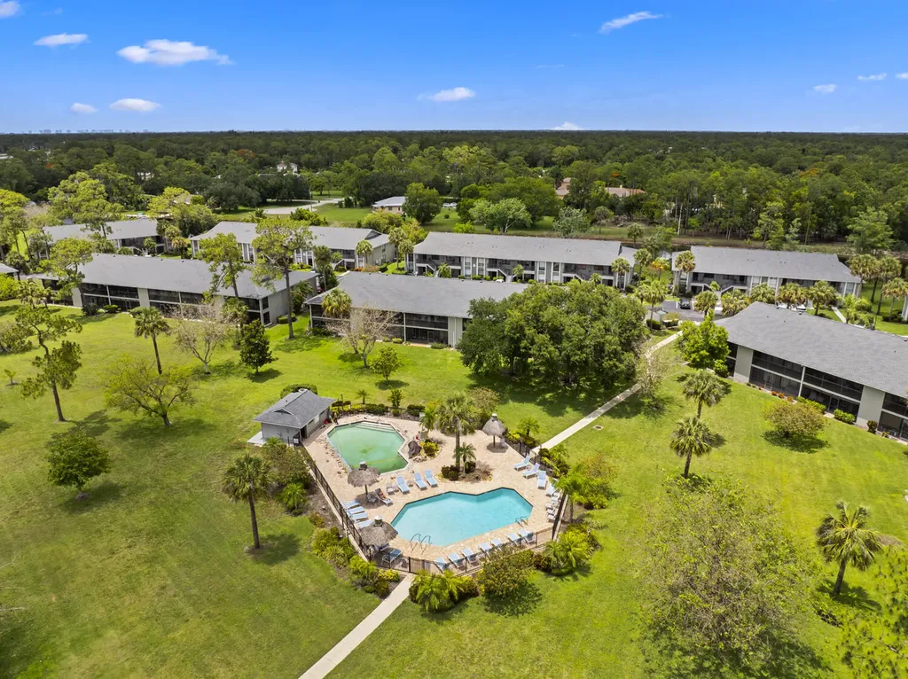 1208 Commonwealth Circle Naples FL 34116