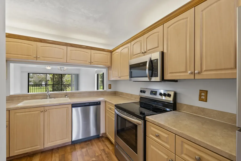 1208 Commonwealth Circle Naples FL 34116