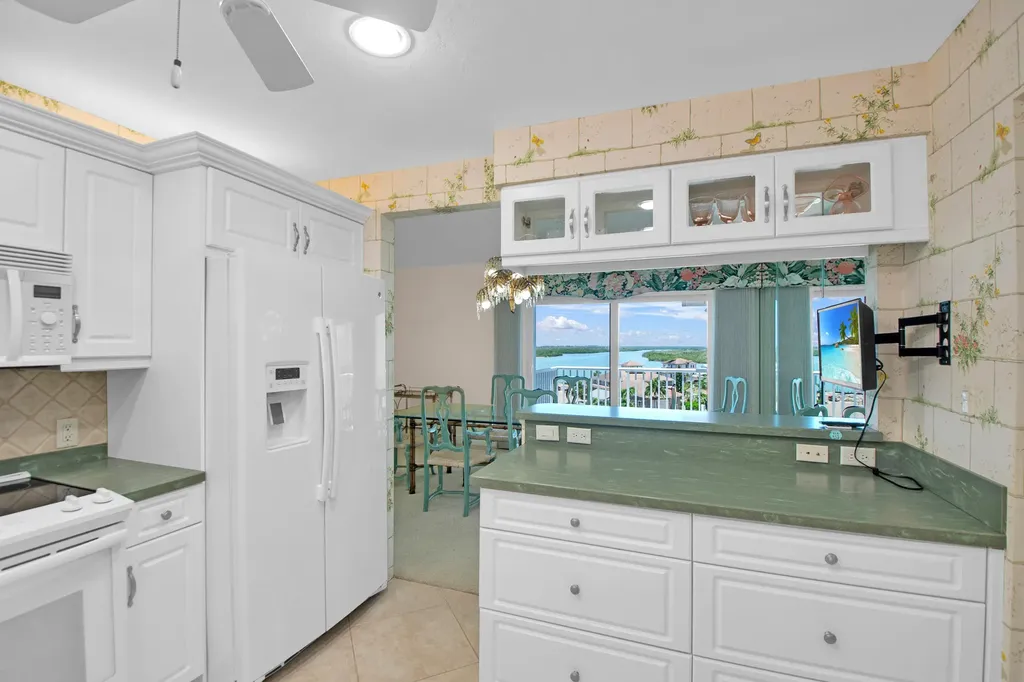 60 W Pelican Naples FL 34113