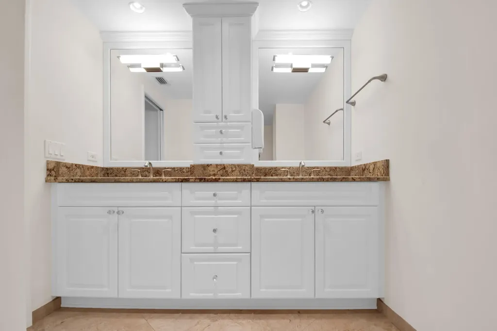60 W Pelican Naples FL 34113