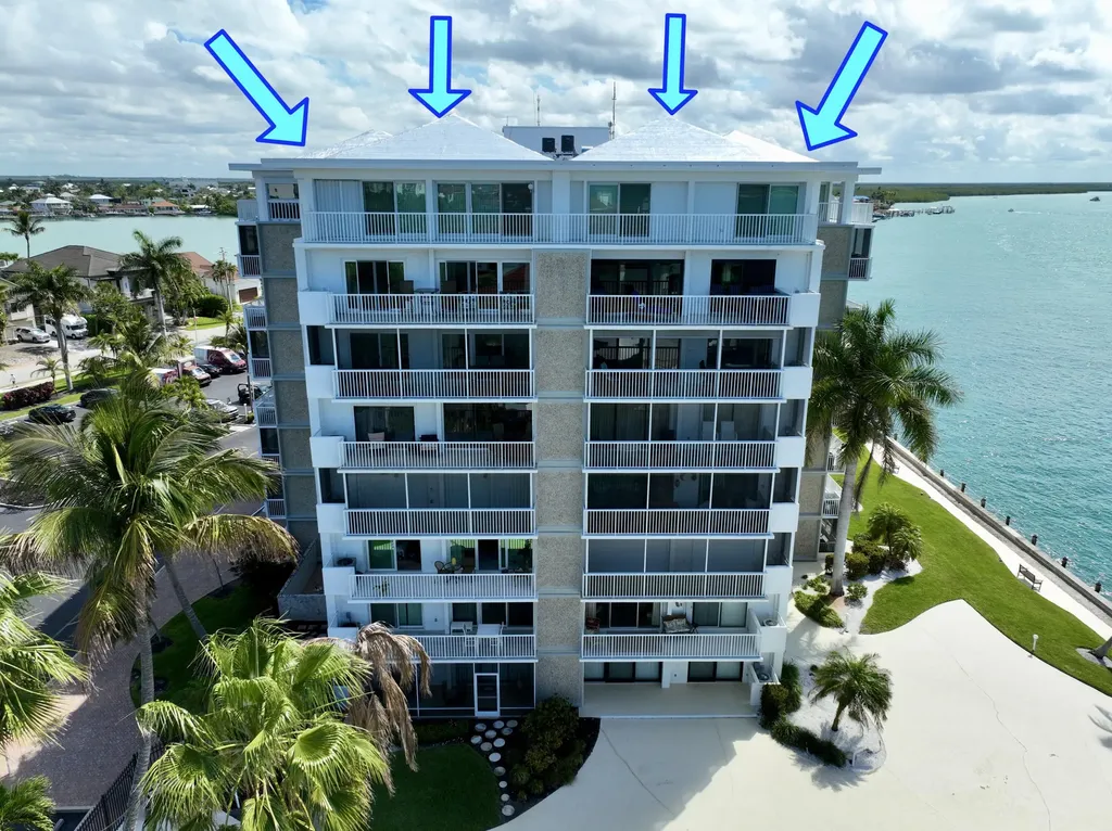 60 W Pelican Naples FL 34113