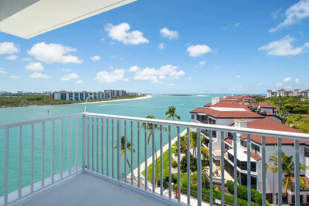 60 W Pelican Naples FL 34113