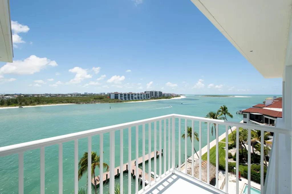 60 W Pelican Naples FL 34113