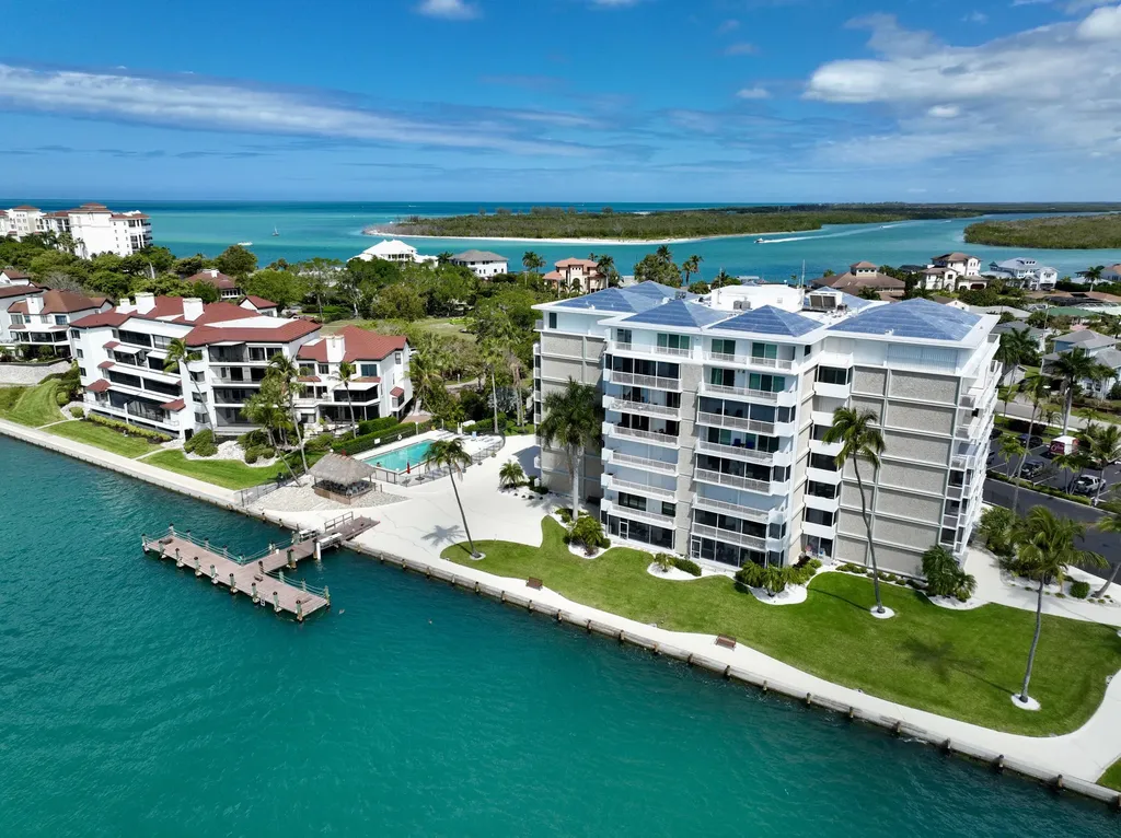 60 W Pelican Naples FL 34113
