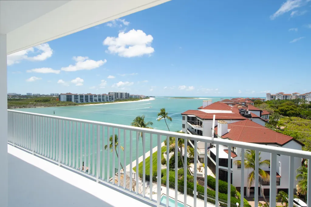 60 W Pelican Naples FL 34113