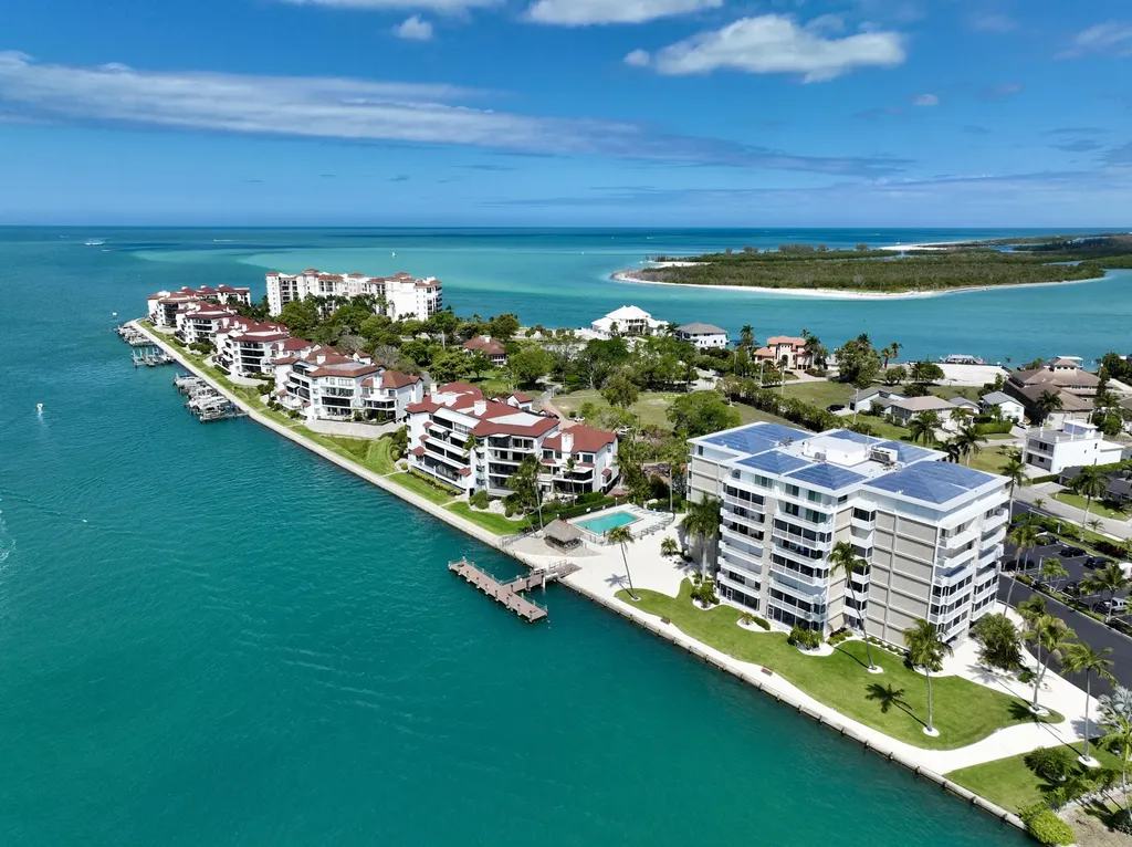 60 W Pelican Naples FL 34113