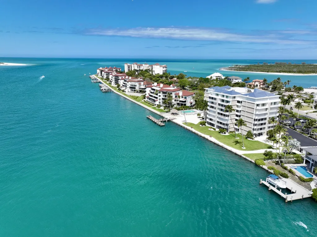 60 W Pelican Naples FL 34113
