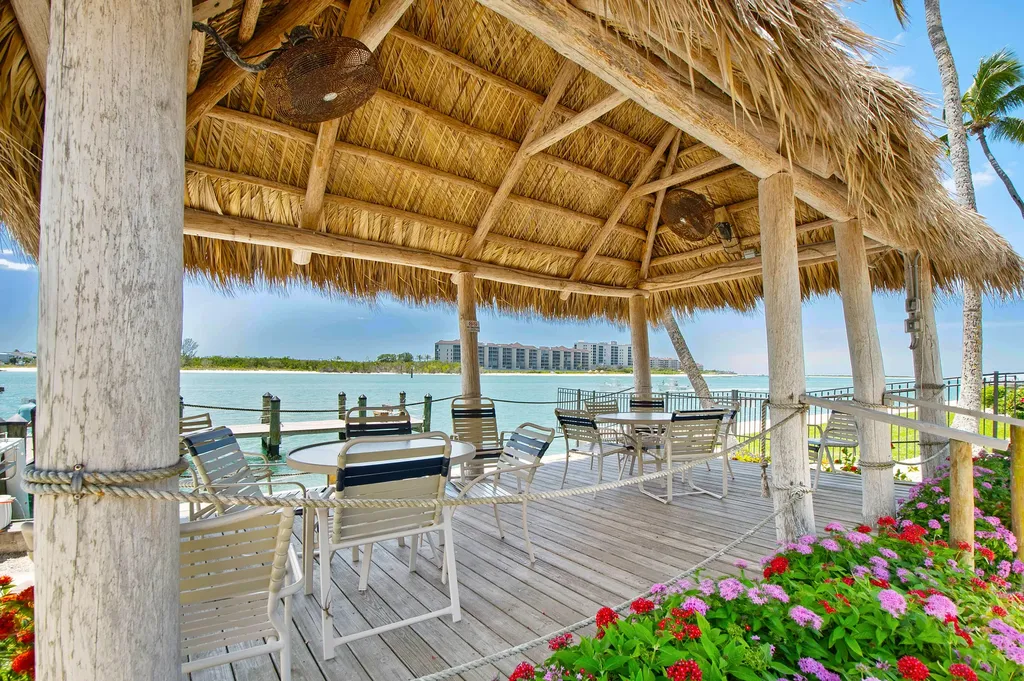 60 W Pelican Naples FL 34113