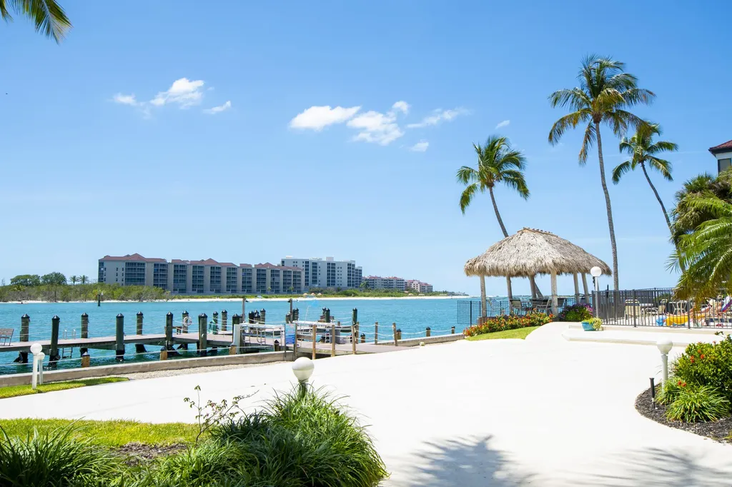 60 W Pelican Naples FL 34113