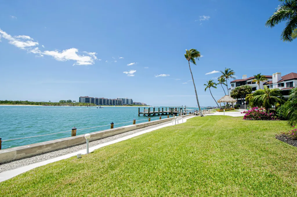 60 W Pelican Naples FL 34113