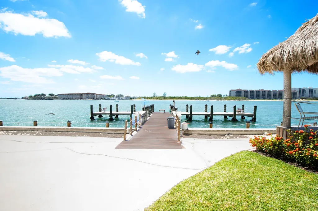 60 W Pelican Naples FL 34113